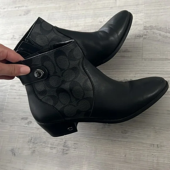 Coach Fall/Winter booties! 🍂❄️🍃 - Picture 5 of 10